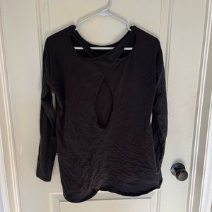 Lulu lemon size 4 long sleeve